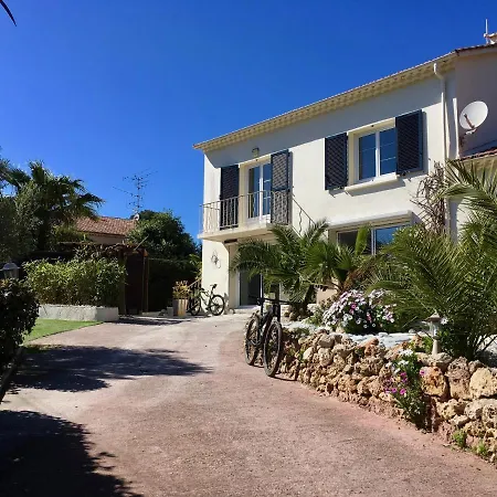 فندق مبيت وإفطار Bed,kitchen And Swimming Pool Esterel 2*