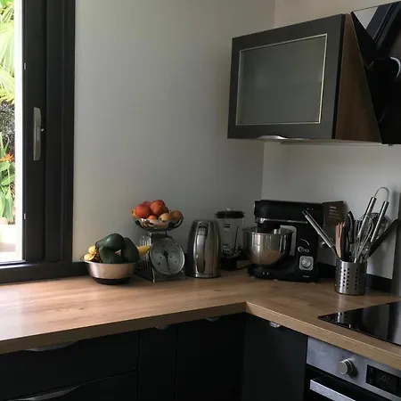 Bed,kitchen And Swimming Pool Esterel فندق مبيت وإفطار 2*