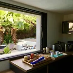 לינה וארוחת בוקר Bed,kitchen And Swimming Pool Esterel