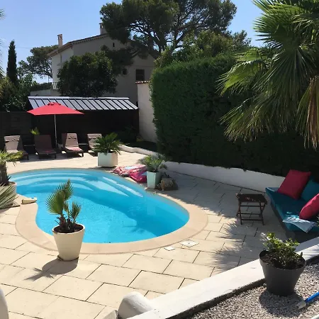 Bed,kitchen And Swimming Pool Esterel 2* Saint-Raphaël