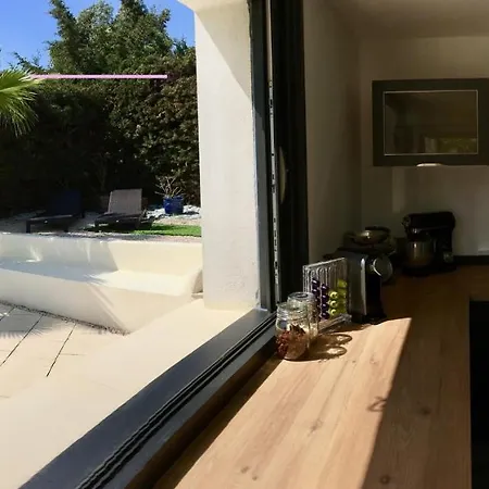 Bed,kitchen And Swimming Pool Esterel ベッド・アンド・ブレックファスト 2*