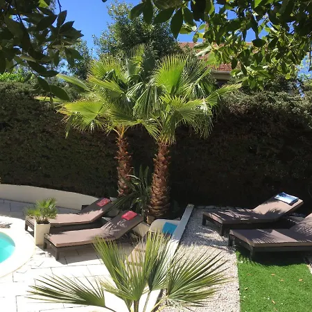 ベッド・アンド・ブレックファスト Bed,kitchen And Swimming Pool Esterel 2*