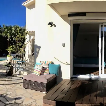 ベッド・アンド・ブレックファスト Bed,kitchen And Swimming Pool Esterel Saint-Raphaël